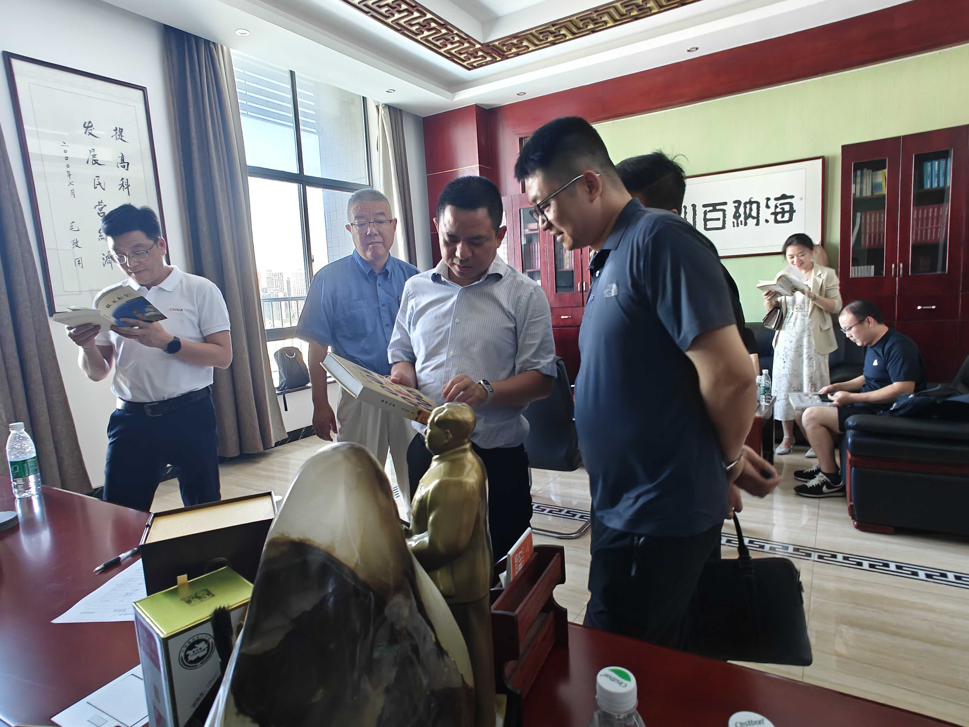 上海交大2024总裁班校友团旅行考察金百博企业有限公司